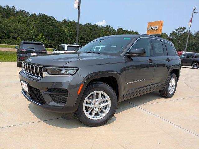 new 2025 Jeep Grand Cherokee car, priced at $40,375