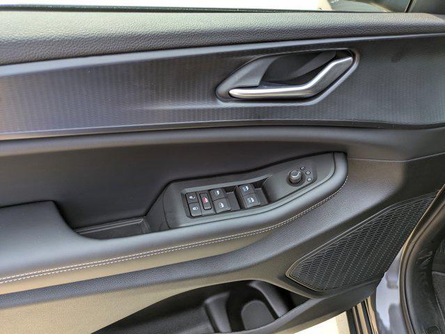 new 2025 Jeep Grand Cherokee car, priced at $40,375