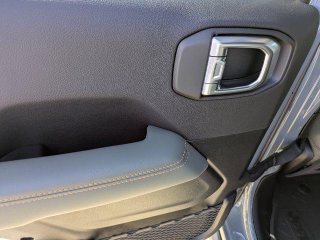 new 2025 Jeep Gladiator car, priced at $61,900