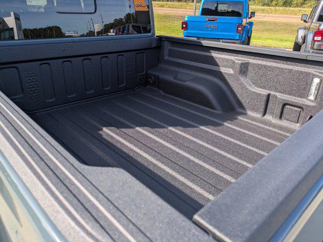 new 2025 Jeep Gladiator car, priced at $61,900