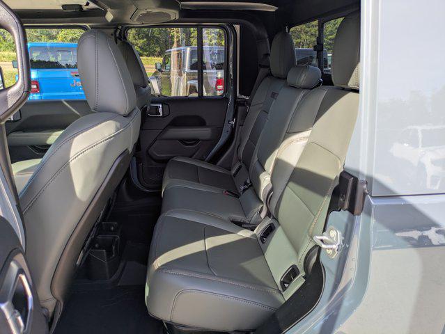 new 2025 Jeep Gladiator car, priced at $61,900