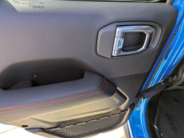 new 2025 Jeep Gladiator car, priced at $62,400