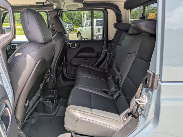 new 2025 Jeep Gladiator car, priced at $51,005