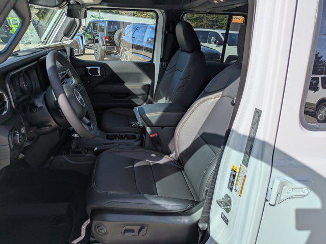 new 2025 Jeep Gladiator car, priced at $48,002