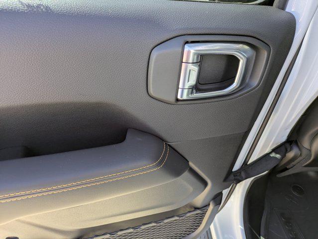 new 2025 Jeep Gladiator car, priced at $48,002