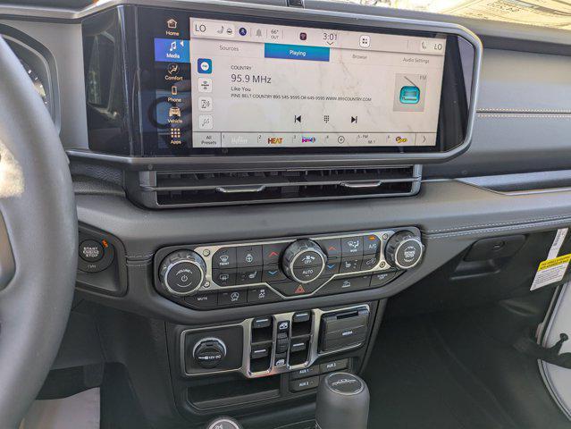 new 2025 Jeep Gladiator car, priced at $48,002