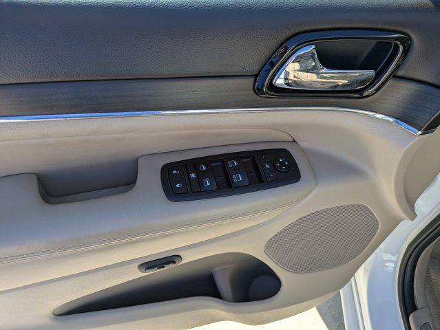 used 2020 Jeep Grand Cherokee car, priced at $25,990