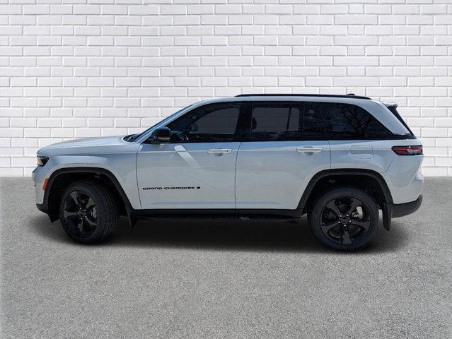 new 2024 Jeep Grand Cherokee car, priced at $58,355