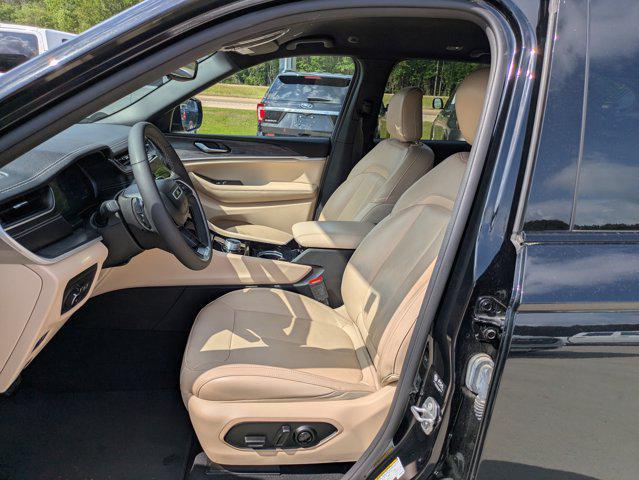 used 2023 Jeep Grand Cherokee car, priced at $32,995