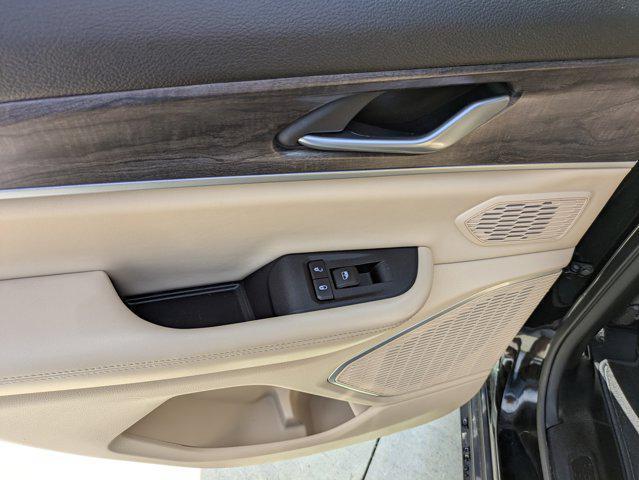 used 2023 Jeep Grand Cherokee car, priced at $32,995