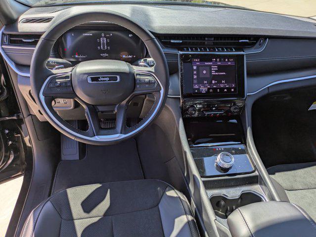 new 2025 Jeep Grand Cherokee car, priced at $43,615