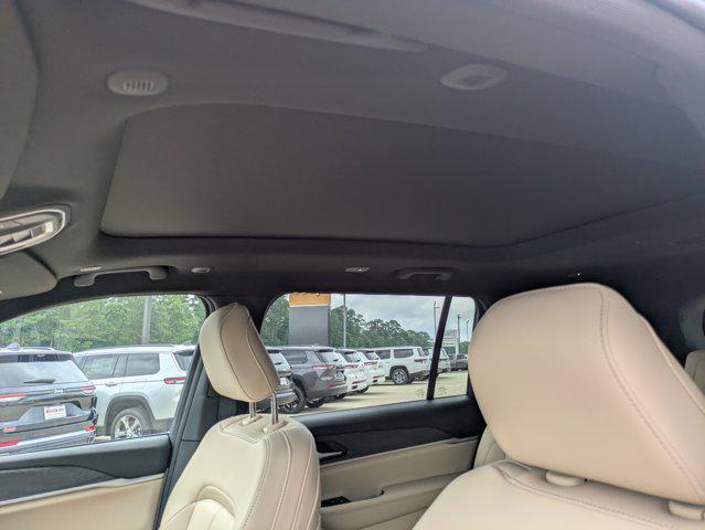 new 2025 Jeep Grand Cherokee L car, priced at $49,928