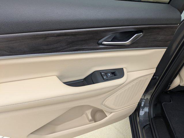 new 2025 Jeep Grand Cherokee L car, priced at $49,928