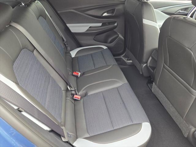 new 2025 Buick Envista car, priced at $24,685