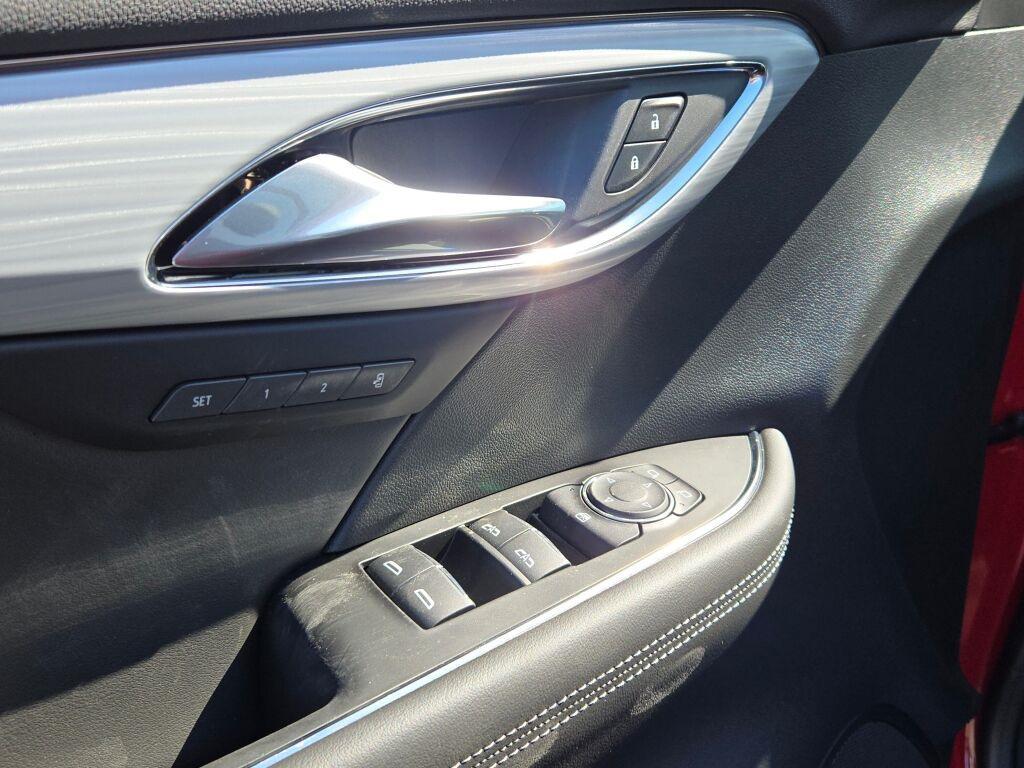 new 2025 Buick Envision car, priced at $43,595