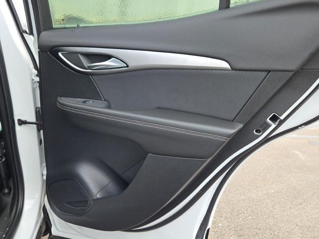 new 2025 Buick Envision car, priced at $39,995