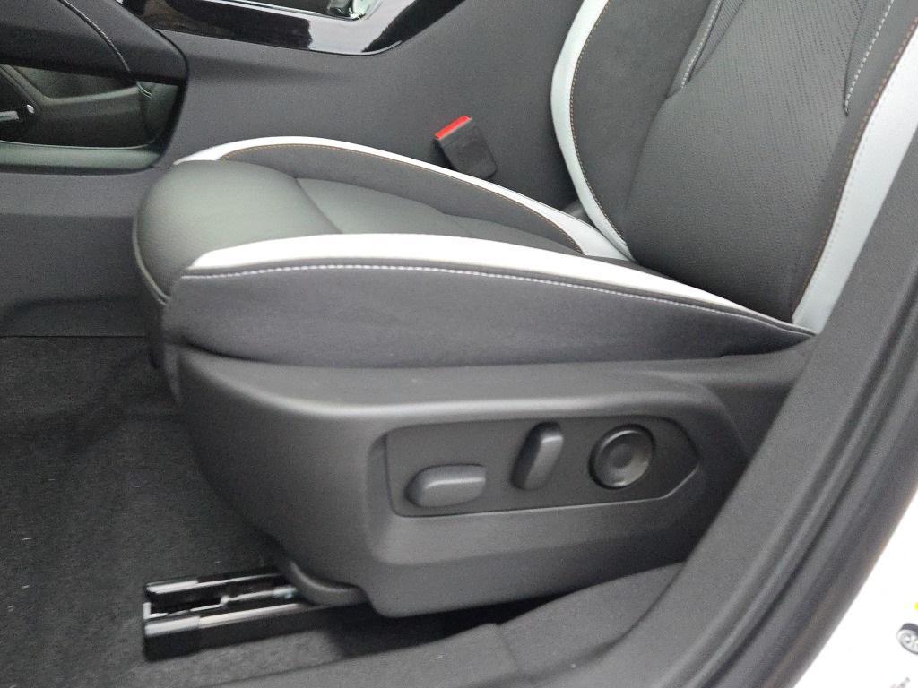 new 2025 Buick Envision car, priced at $39,335