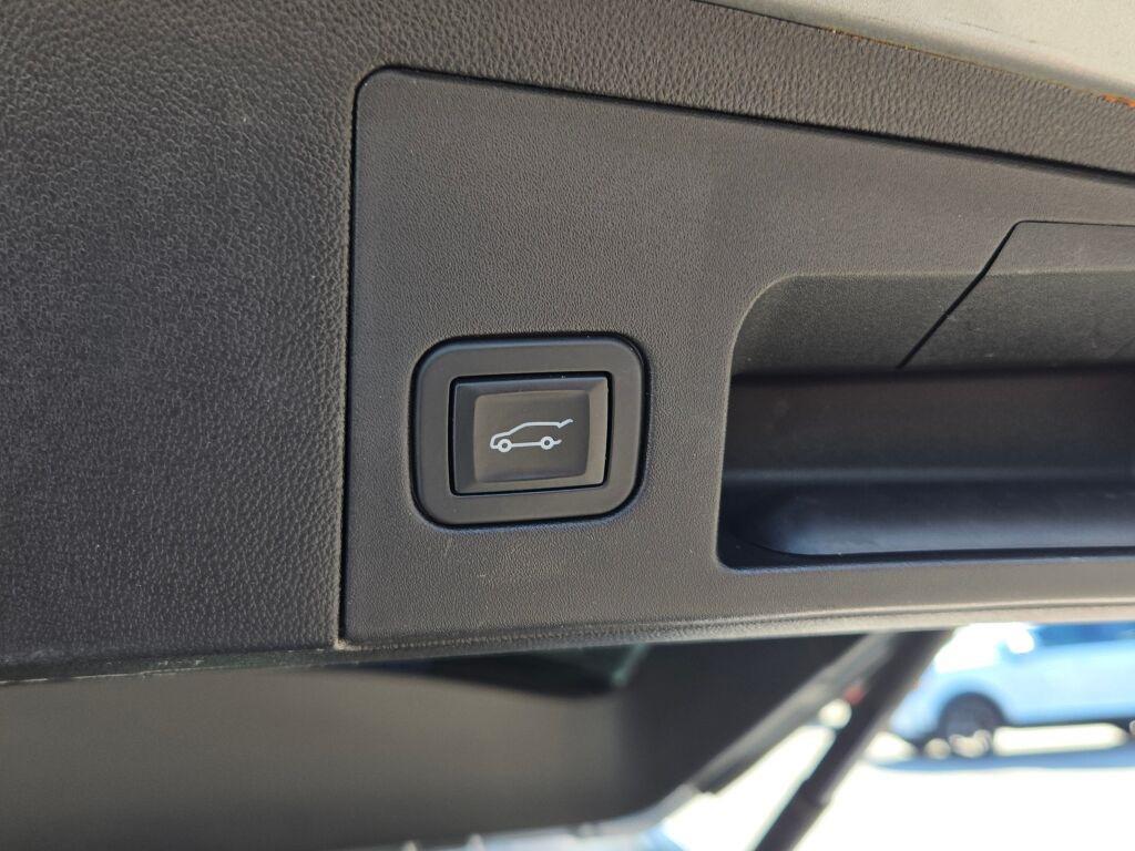 used 2019 Cadillac XT5 car, priced at $22,028