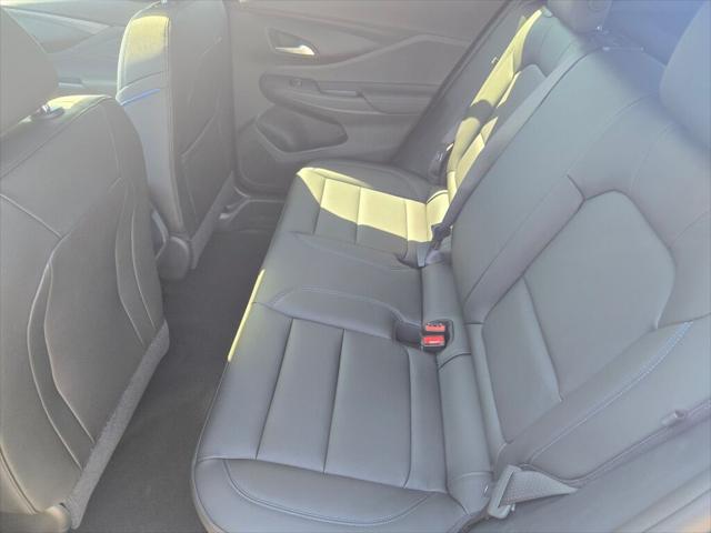new 2025 Buick Envista car, priced at $29,995