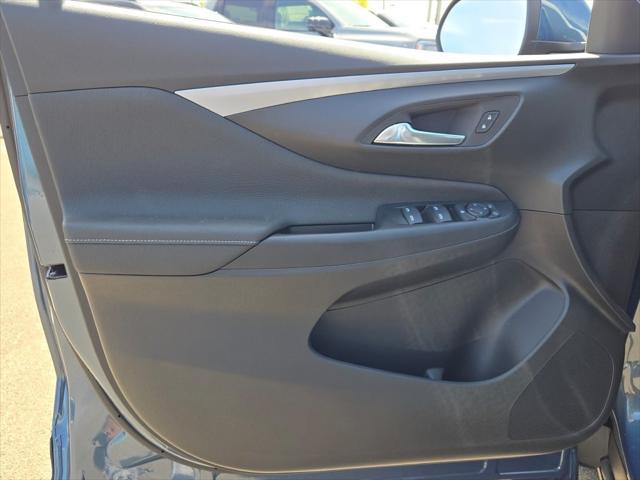 new 2025 Buick Envista car, priced at $26,685