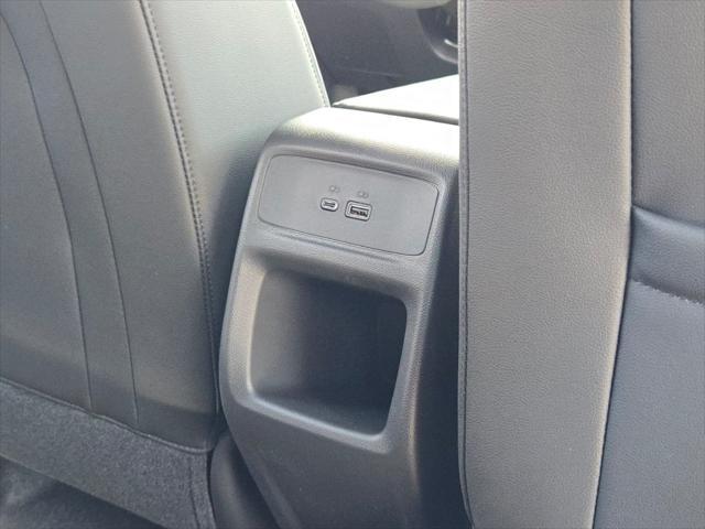 new 2025 Buick Envista car, priced at $26,685