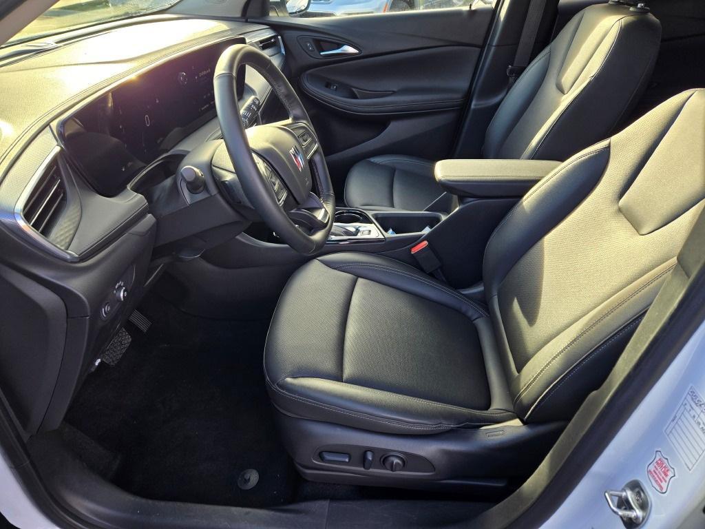 used 2023 GMC Canyon car, priced at $33,618