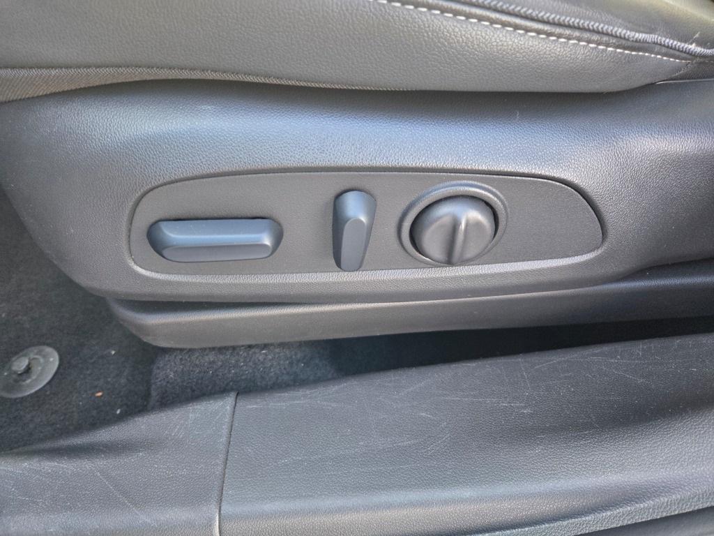 used 2023 GMC Canyon car, priced at $33,618