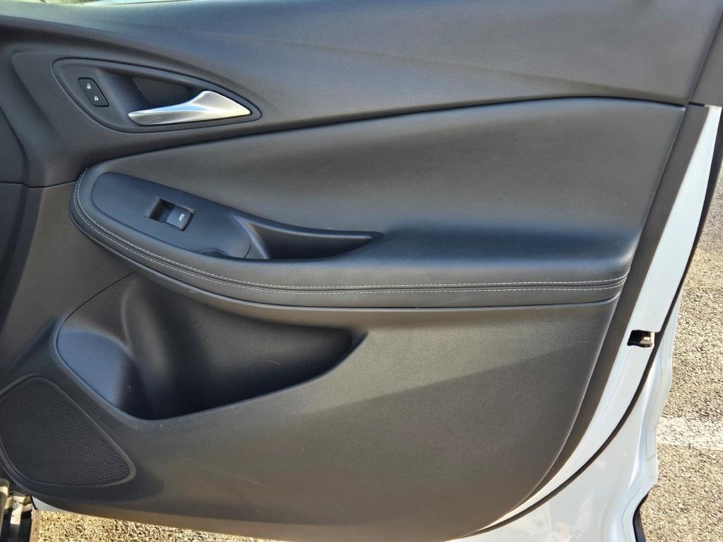 used 2023 GMC Canyon car, priced at $33,618