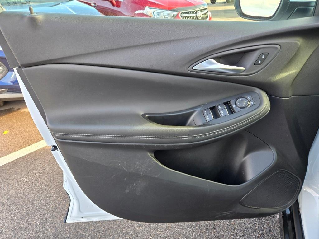 used 2023 GMC Canyon car, priced at $33,618