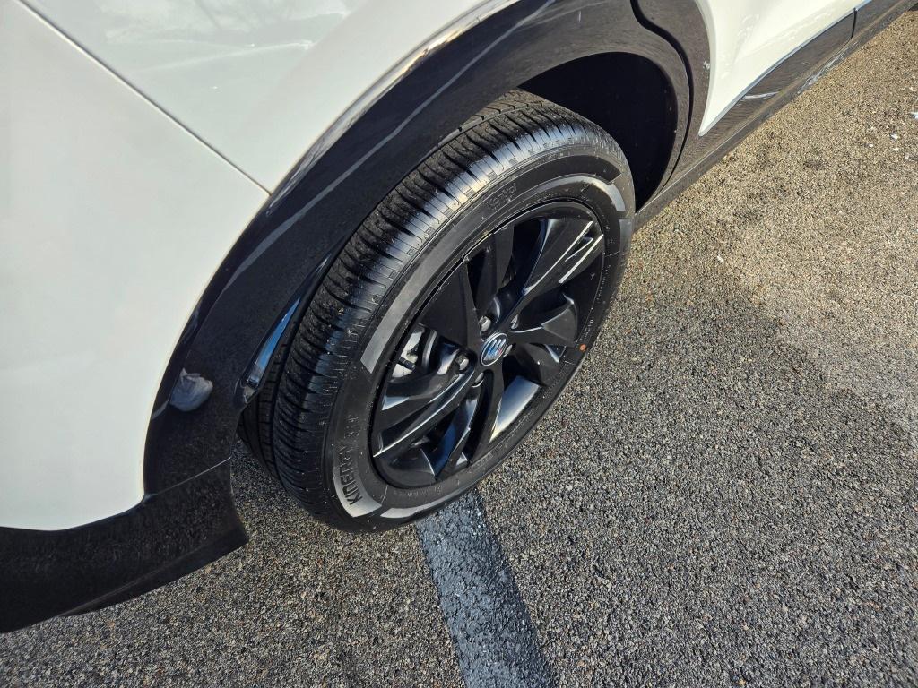 used 2023 GMC Canyon car, priced at $33,618