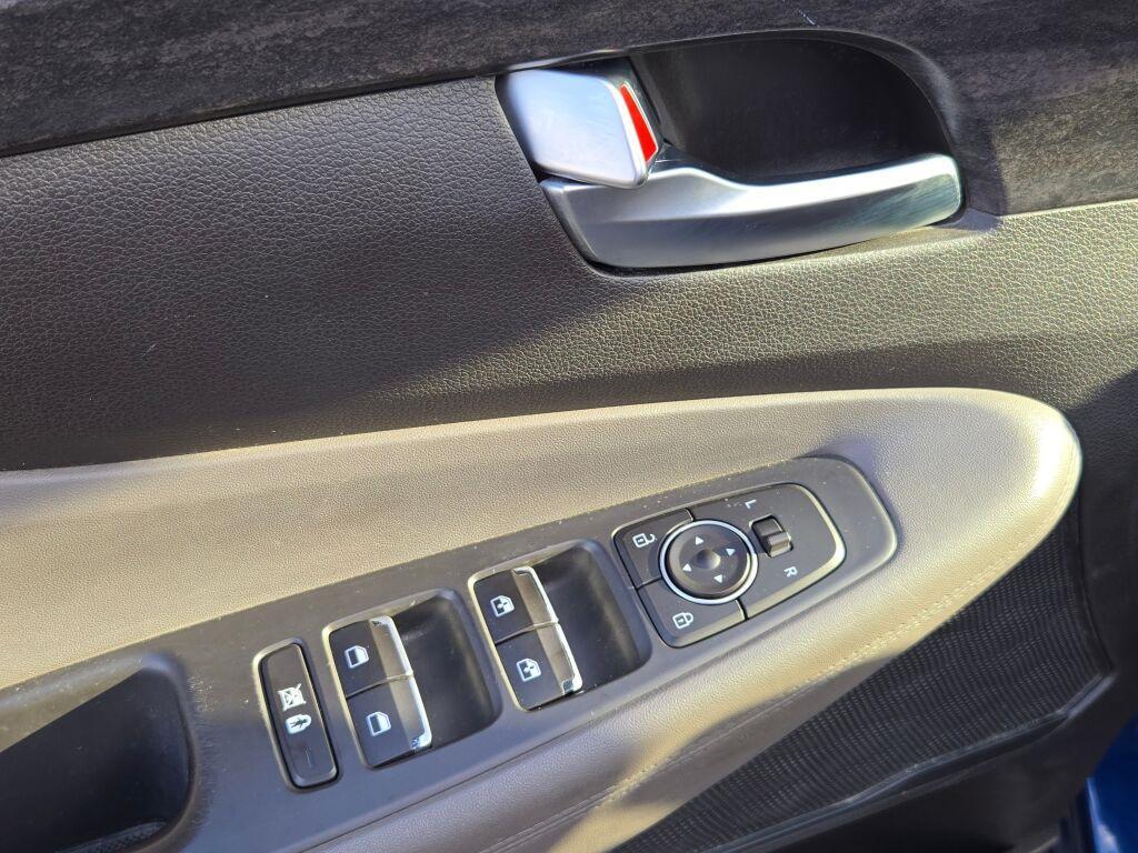 used 2020 Hyundai Santa Fe car, priced at $17,495