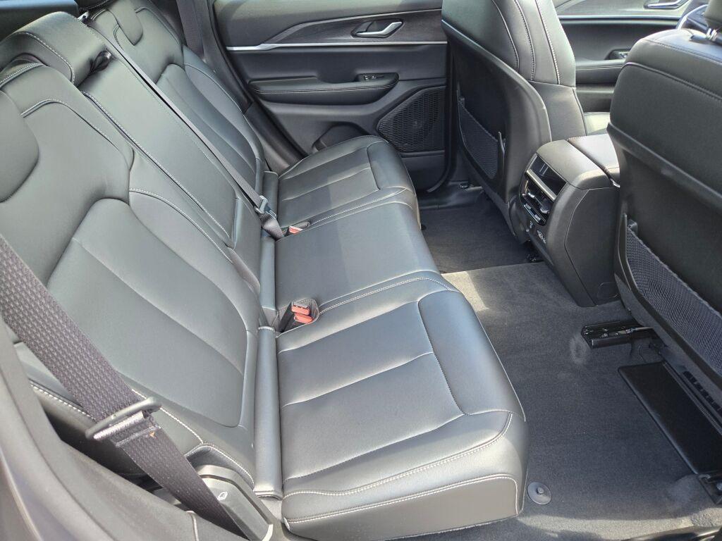 used 2025 Jeep Grand Cherokee car, priced at $43,995