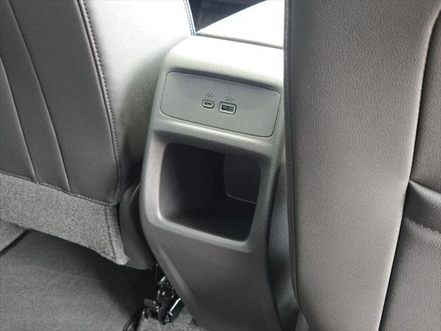 new 2025 Buick Envista car, priced at $30,065