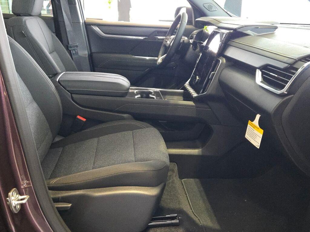 new 2025 GMC Acadia car, priced at $43,140