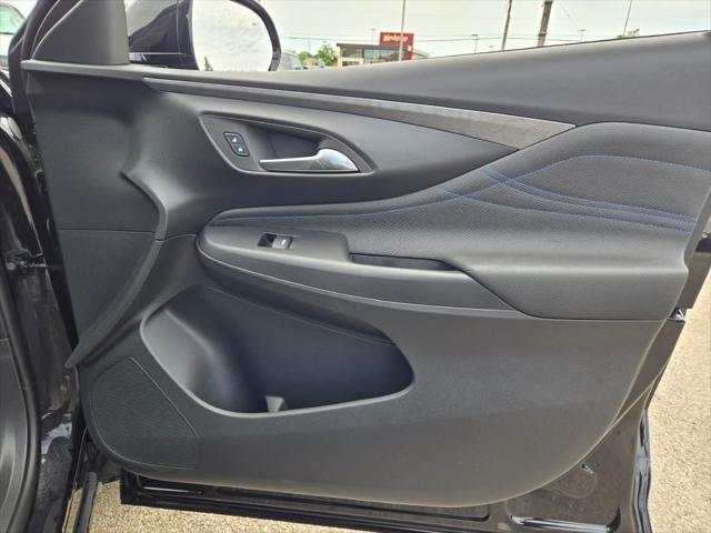 new 2025 Buick Envista car, priced at $28,565