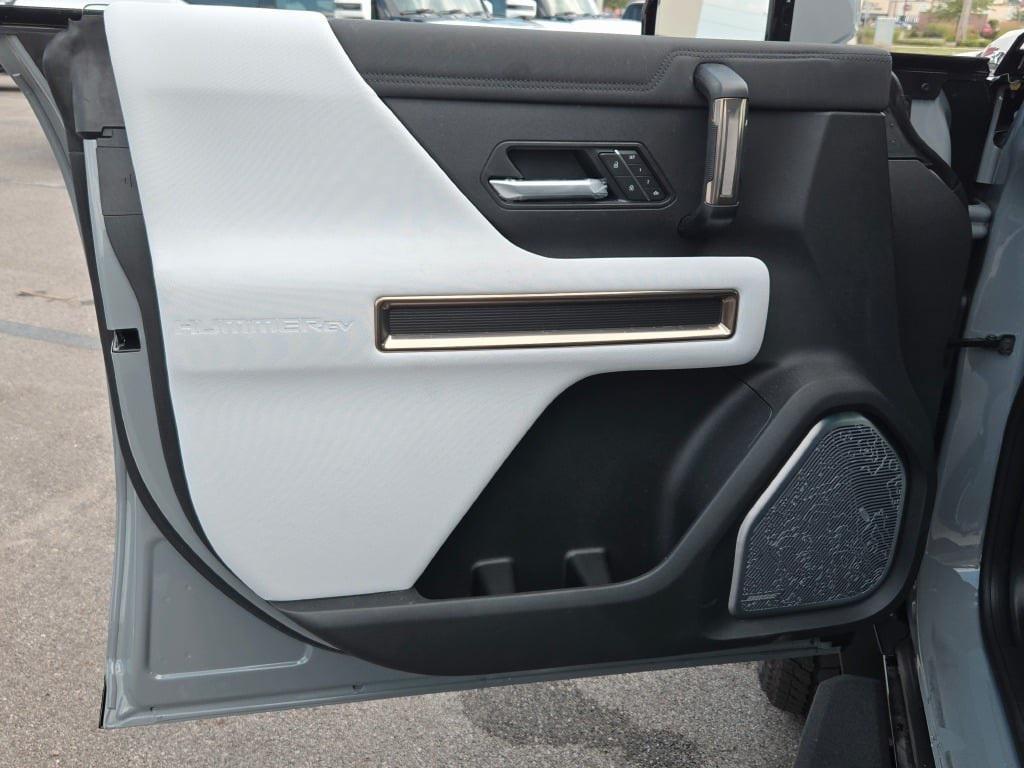 new 2025 GMC HUMMER EV Pickup car, priced at $98,165