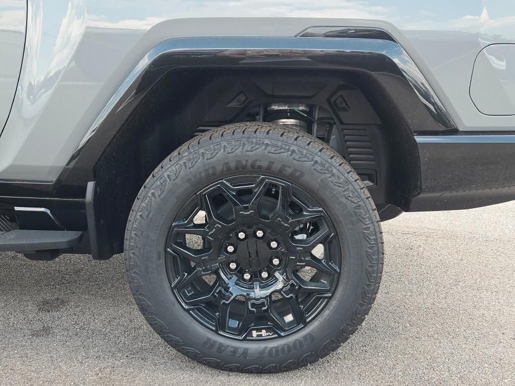 new 2025 GMC HUMMER EV Pickup car, priced at $96,165