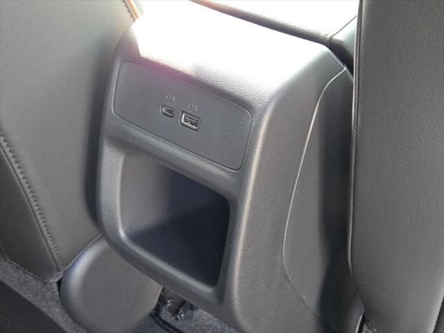 new 2025 Buick Envista car, priced at $29,585