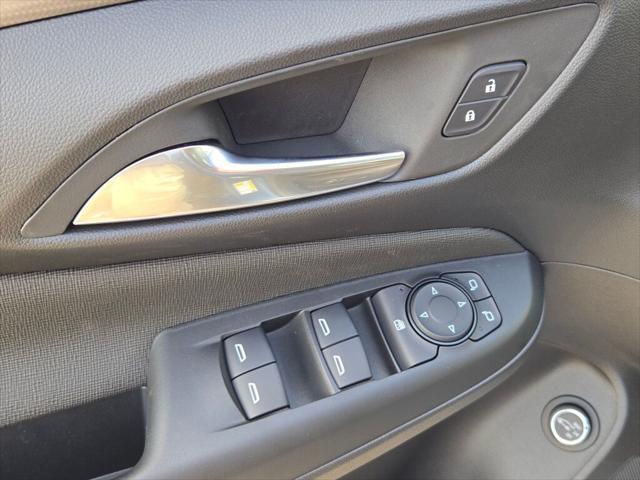 new 2025 Buick Envista car, priced at $29,585