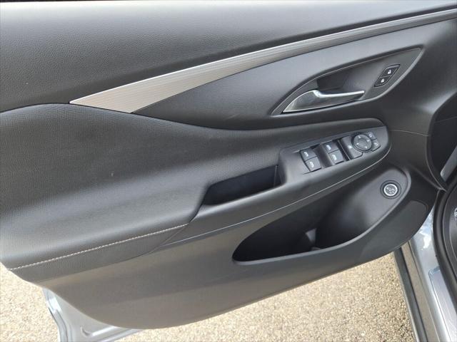 new 2025 Buick Envista car, priced at $29,585