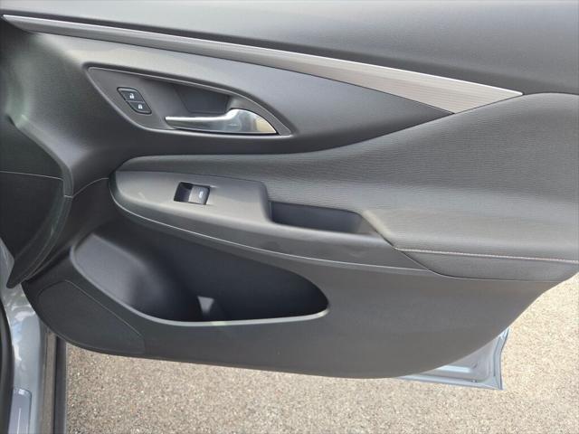 new 2025 Buick Envista car, priced at $29,585