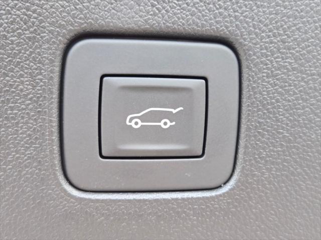 new 2025 Buick Envista car, priced at $29,585