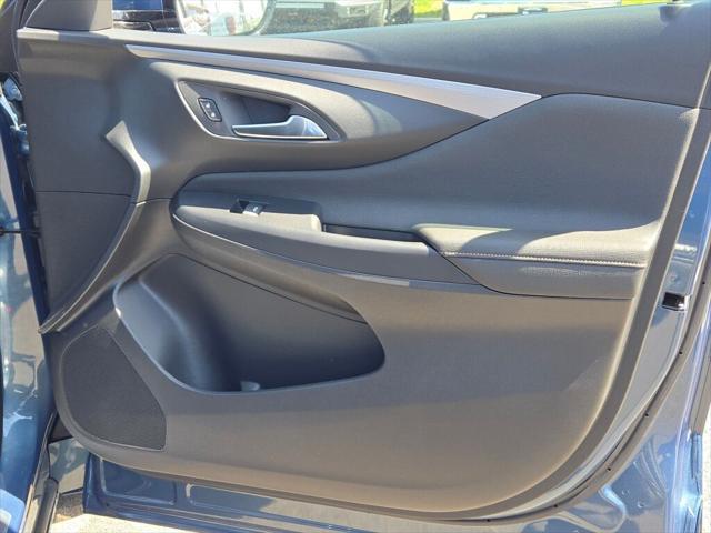 new 2025 Buick Envista car, priced at $31,784