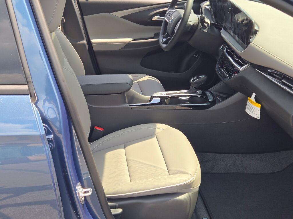 new 2025 Buick Envista car, priced at $28,790
