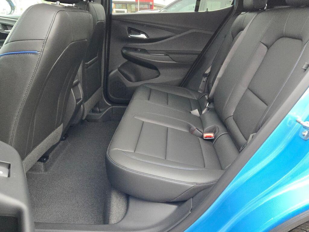 new 2025 Buick Envista car, priced at $24,995