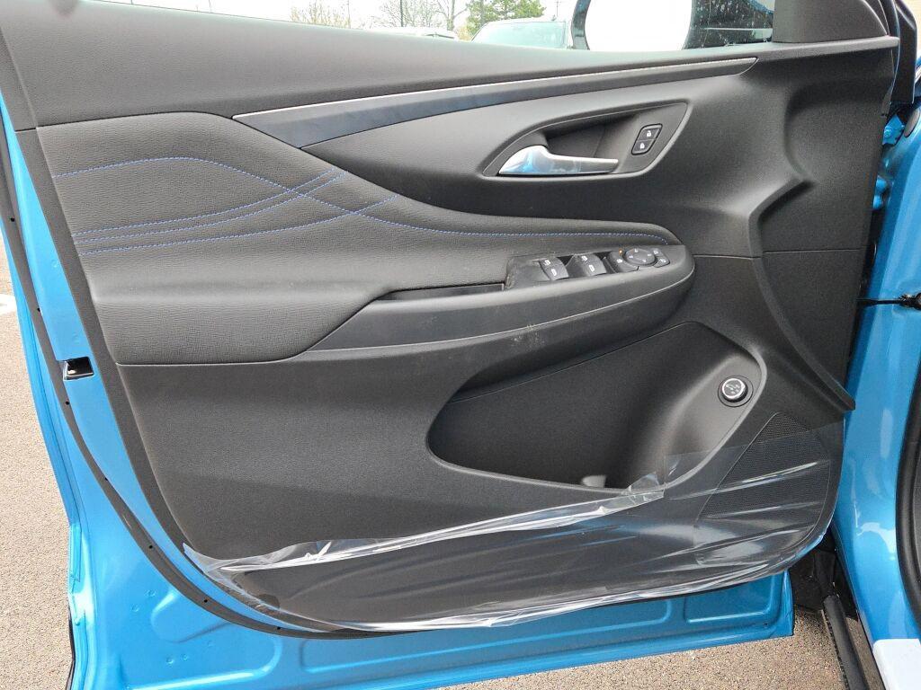 new 2025 Buick Envista car, priced at $24,995
