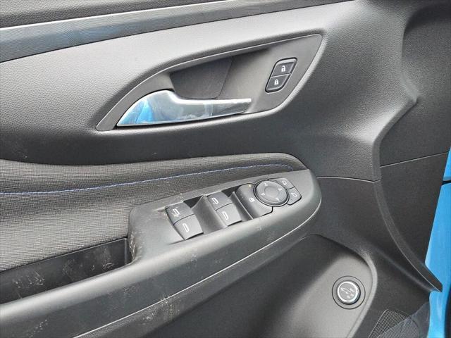 new 2025 Buick Envista car, priced at $28,180