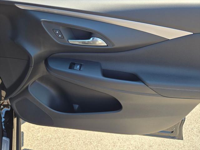 new 2025 Buick Envista car, priced at $29,585