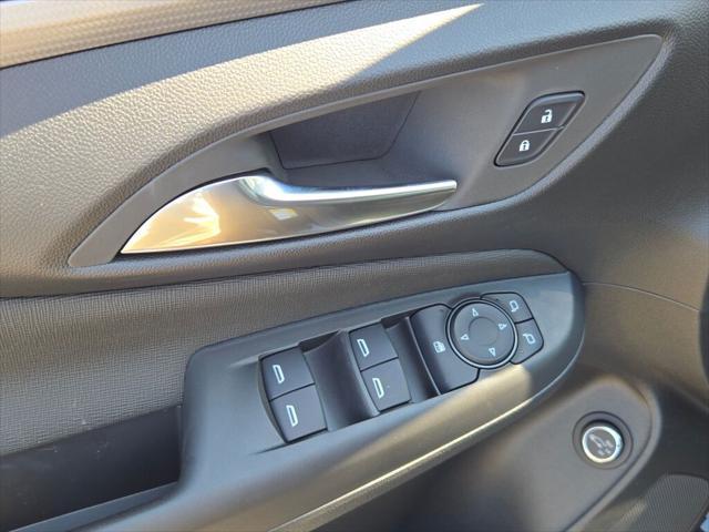 new 2025 Buick Envista car, priced at $29,585