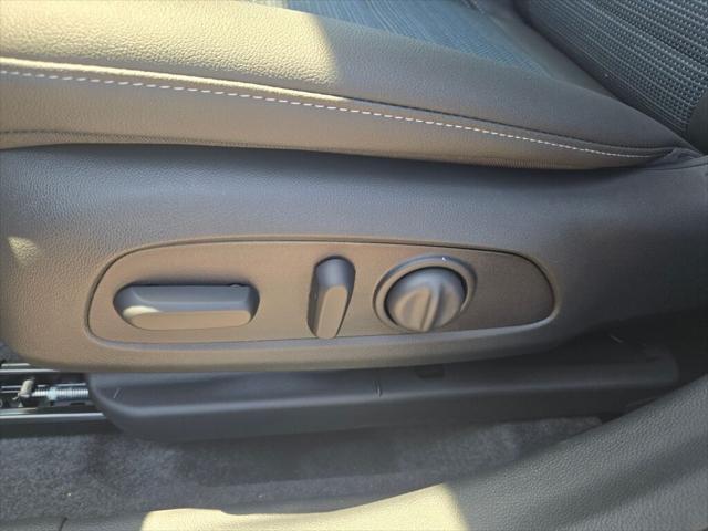 new 2025 Buick Envista car, priced at $26,685
